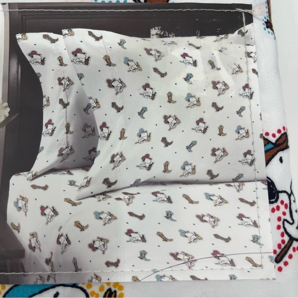 Peanuts Snoopy Twin Size Ride ‘Em Cowboy Sheet Set 3 piece white NWT - Picture 8 of 8